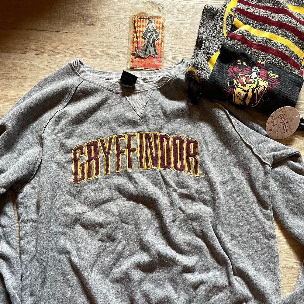 Women's Harry Potter Lot xl sweatshirt, Collector Bookmark, Scarf new